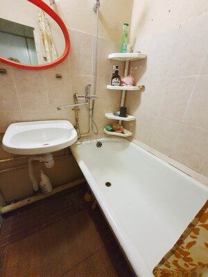 Продам комнату в 3-комн. квартире, Беловежская ул, 21, Москва г