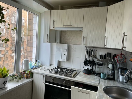 Продам трехкомнатную (3-комн.) квартиру, 5-я Кожуховская ул, 18к2, Москва г