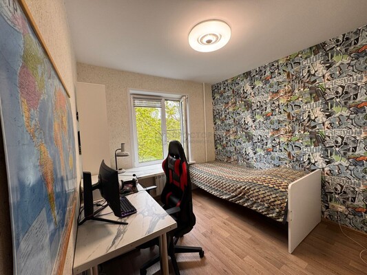 Продам трехкомнатную (3-комн.) квартиру, Михневская ул, 15, Москва г