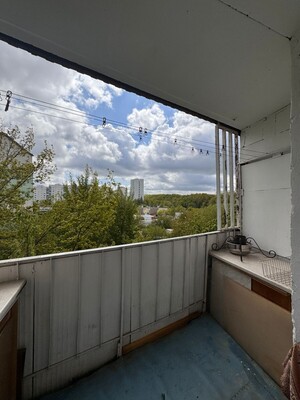 Продам трехкомнатную (3-комн.) квартиру, Михневская ул, 15, Москва г