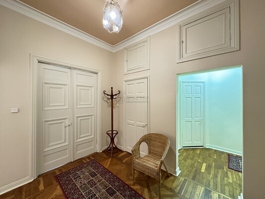 Продам многокомнатную квартиру, Крымский Вал ул, 4, Москва г