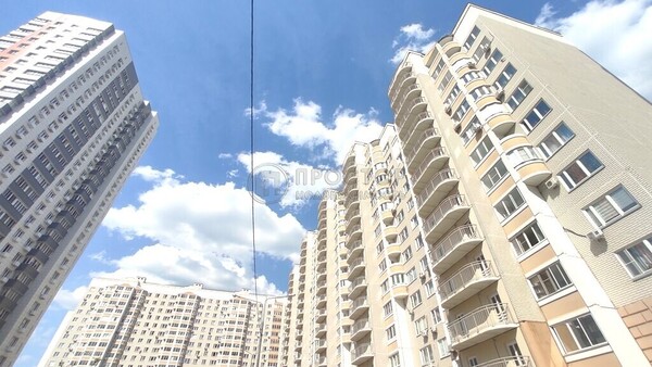 Продам трехкомнатную (3-комн.) квартиру, Южная ул, 14, Дрожжино рп