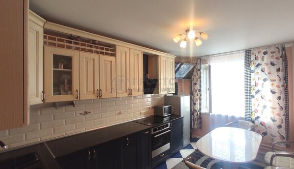 Продам трехкомнатную (3-комн.) квартиру, Южная ул, 14, Дрожжино рп