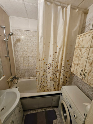 Продам двухкомнатную (2-комн.) квартиру, Фатыха Амирхана ул, 10Ак1, Казань г