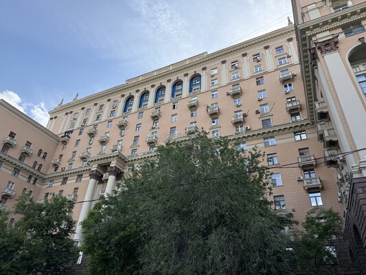 Продам трехкомнатную (3-комн.) квартиру, Гончарная ул, 38, Москва г