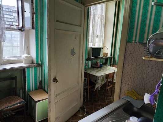 Продам трехкомнатную (3-комн.) квартиру, Гончарная ул, 38, Москва г