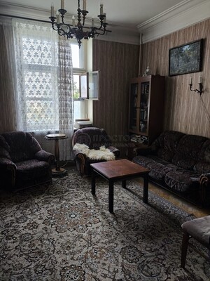 Продам трехкомнатную (3-комн.) квартиру, Гончарная ул, 38, Москва г