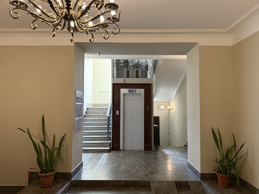 Продам трехкомнатную (3-комн.) квартиру, Гончарная ул, 38, Москва г