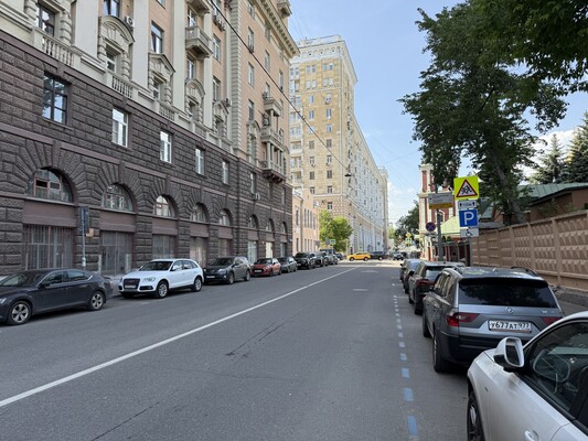 Продам трехкомнатную (3-комн.) квартиру, Гончарная ул, 38, Москва г