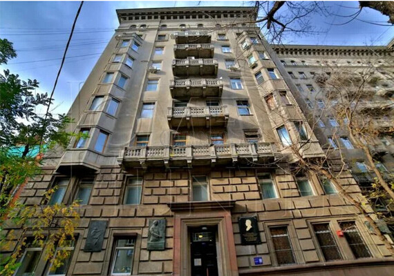 Продам трехкомнатную (3-комн.) квартиру, Гончарная ул, 38, Москва г