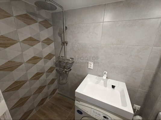 Продам однокомнатную (1-комн.) квартиру, Земляной Вал ул, 65, Москва г