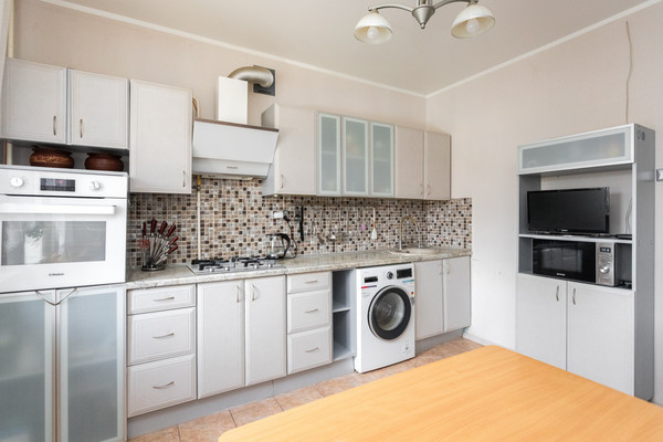 Продам двухкомнатную (2-комн.) квартиру, Янтарная ул, 2кБ, Лесное п
