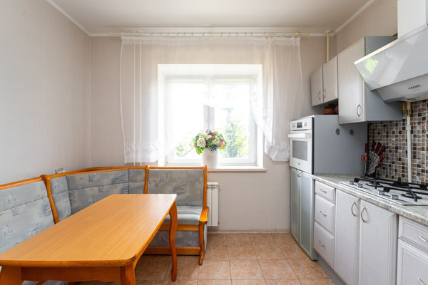 Продам двухкомнатную (2-комн.) квартиру, Янтарная ул, 2кБ, Лесное п