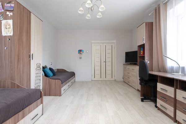 Продам двухкомнатную (2-комн.) квартиру, Янтарная ул, 2кБ, Лесное п