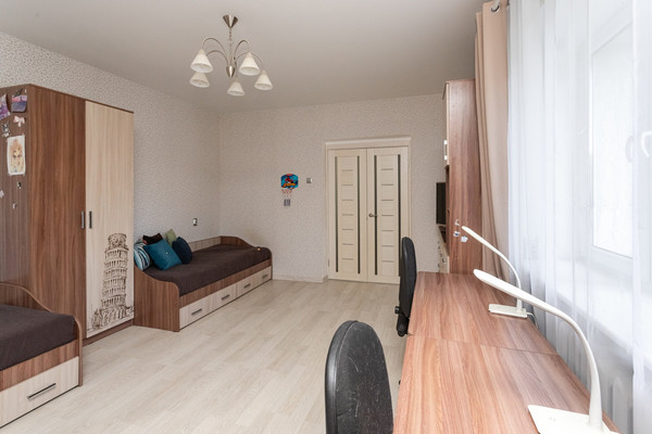 Продам двухкомнатную (2-комн.) квартиру, Янтарная ул, 2кБ, Лесное п