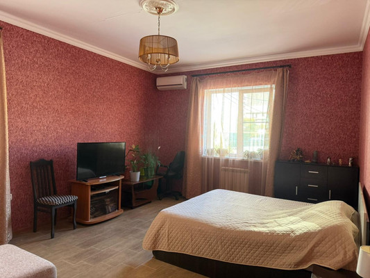 Продам двухкомнатную (2-комн.) квартиру, Маяковского ул, 5а, Геленджик г
