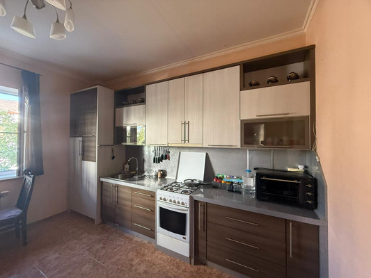 Продам двухкомнатную (2-комн.) квартиру, Маяковского ул, 5а, Геленджик г