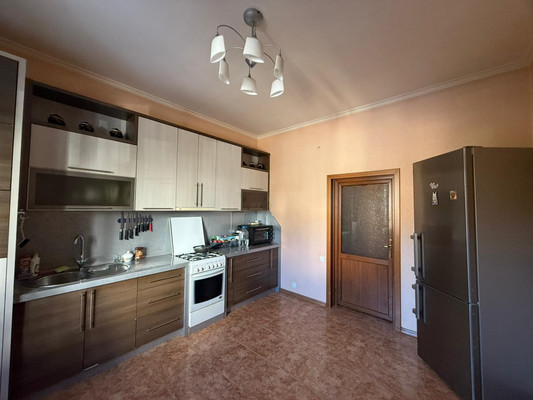 Продам двухкомнатную (2-комн.) квартиру, Маяковского ул, 5а, Геленджик г