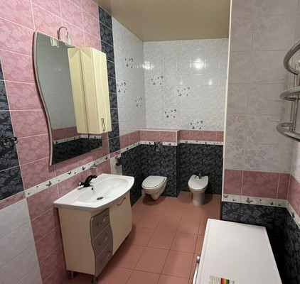 Продам двухкомнатную (2-комн.) квартиру, Маяковского ул, 5а, Геленджик г