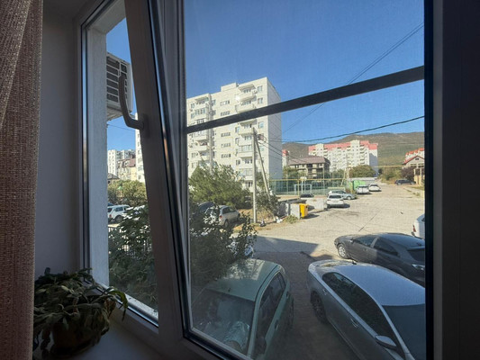 Продам двухкомнатную (2-комн.) квартиру, Маяковского ул, 5а, Геленджик г