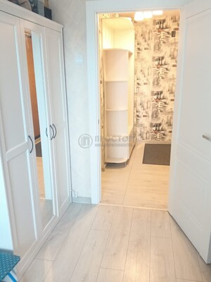 Продам двухкомнатную (2-комн.) квартиру, Бирюлёвская ул, 6, Москва г
