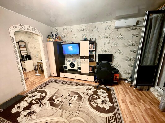 Продам однокомнатную (1-комн.) квартиру, Ленина ул, 25, Октябрьский рп