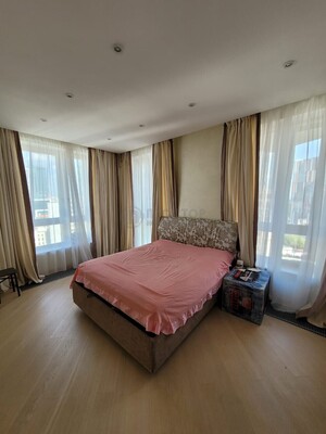 Продам трехкомнатную (3-комн.) квартиру, Адмирала Макарова ул, 6Бк2, Москва г