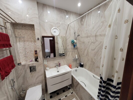 Продам трехкомнатную (3-комн.) квартиру, Адмирала Макарова ул, 6Бк2, Москва г