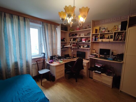 Продам трехкомнатную (3-комн.) квартиру, Ярославское ш, 2к2, Москва г