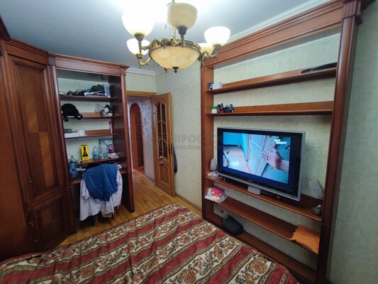 Продам трехкомнатную (3-комн.) квартиру, Ярославское ш, 2к2, Москва г