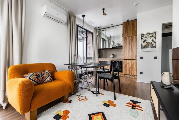 Продам двухкомнатную (2-комн.) квартиру, Окружной проезд, 10Б, Москва г