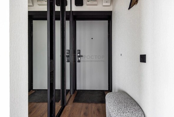 Продам двухкомнатную (2-комн.) квартиру, Окружной проезд, 10Б, Москва г