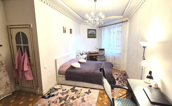 Продам трехкомнатную (3-комн.) квартиру, Удальцова ул, 81, Москва г