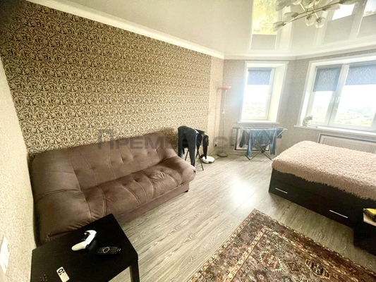Продам однокомнатную (1-комн.) квартиру, Хрустальная ул, 44к5, Калуга г