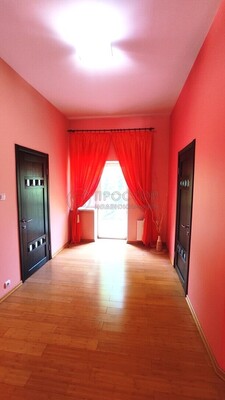 Продам коммерческое помещение 550 м2, Радужная ул, 4, Красные Холмы д