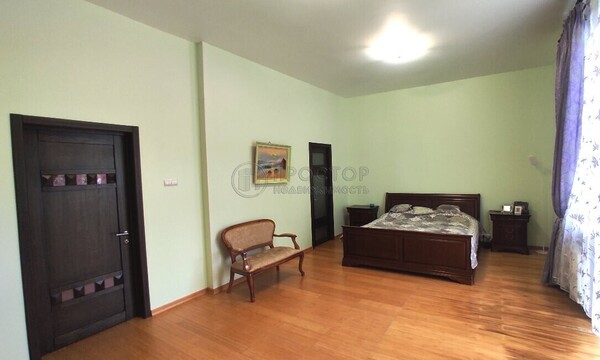 Продам коммерческое помещение 550 м2, Радужная ул, 4, Красные Холмы д