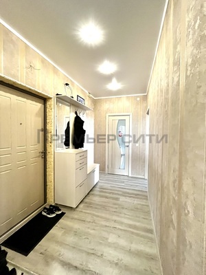 Продам двухкомнатную (2-комн.) квартиру, Хрустальный пер, 27, Калуга г