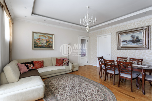 Продам многокомнатную квартиру, 1-я Машиностроения ул, 4к1, Москва г
