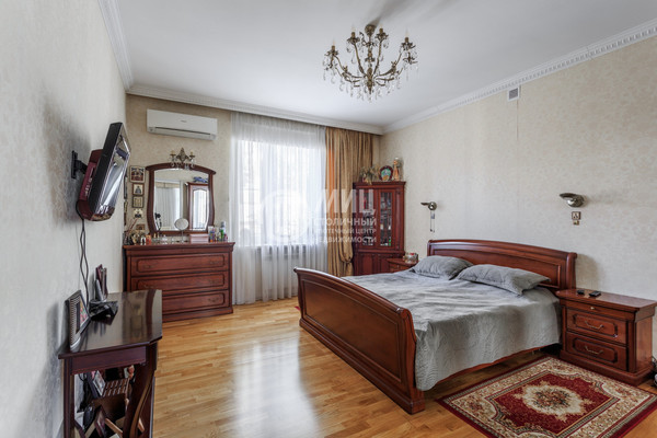 Продам многокомнатную квартиру, 1-я Машиностроения ул, 4к1, Москва г