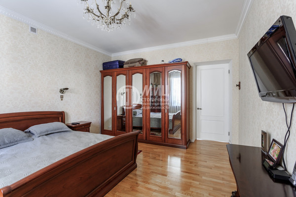 Продам многокомнатную квартиру, 1-я Машиностроения ул, 4к1, Москва г