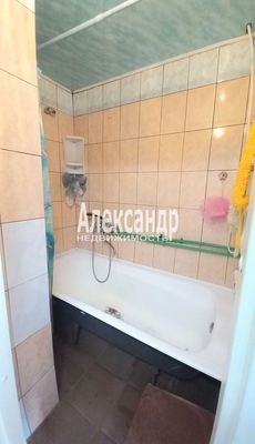 Продам комнату в 6-комн. квартире, Здоровцева ул, 10, Санкт-Петербург г