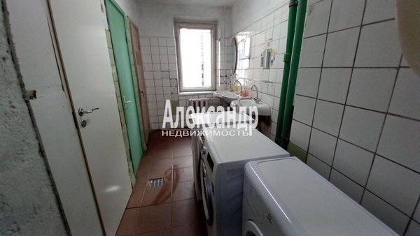 Продам комнату в 6-комн. квартире, Здоровцева ул, 10, Санкт-Петербург г