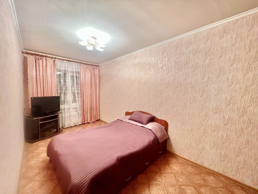 Продам трехкомнатную (3-комн.) квартиру, Ботаническая ул, 13, Казань г