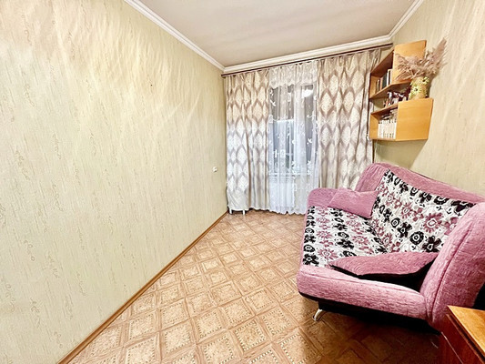 Продам трехкомнатную (3-комн.) квартиру, Ботаническая ул, 13, Казань г