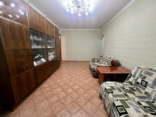 Продам трехкомнатную (3-комн.) квартиру, Ботаническая ул, 13, Казань г