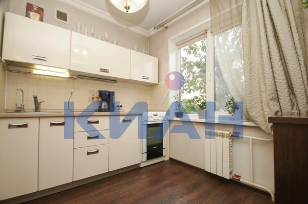 Продам трехкомнатную (3-комн.) квартиру, 2-я Хабаровская ул, 8А, Красноярск г