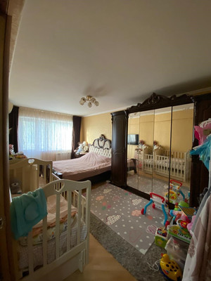 Продам трехкомнатную (3-комн.) квартиру, Ефремова ул, 85б, Армавир г