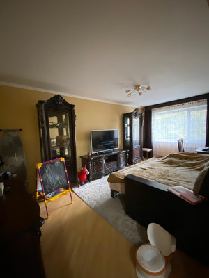Продам трехкомнатную (3-комн.) квартиру, Ефремова ул, 85б, Армавир г