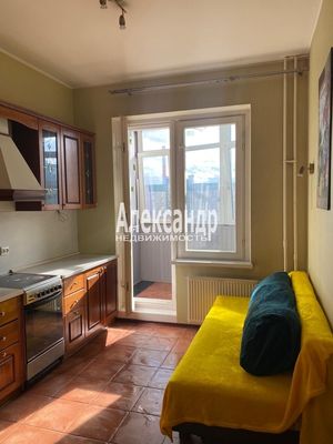 Продам однокомнатную (1-комн.) квартиру, Богатырский пр-кт, 32к1, Санкт-Петербург г