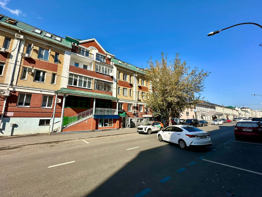 Продам коммерческое помещение 235 м2, Парижской Коммуны ул, 14, Казань г